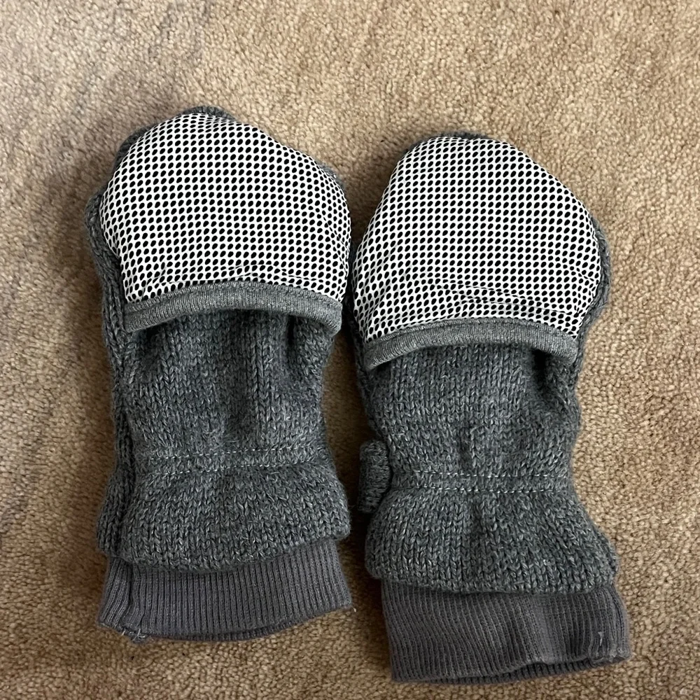 Goumi Knit Mitts in Boulder 3-6 months